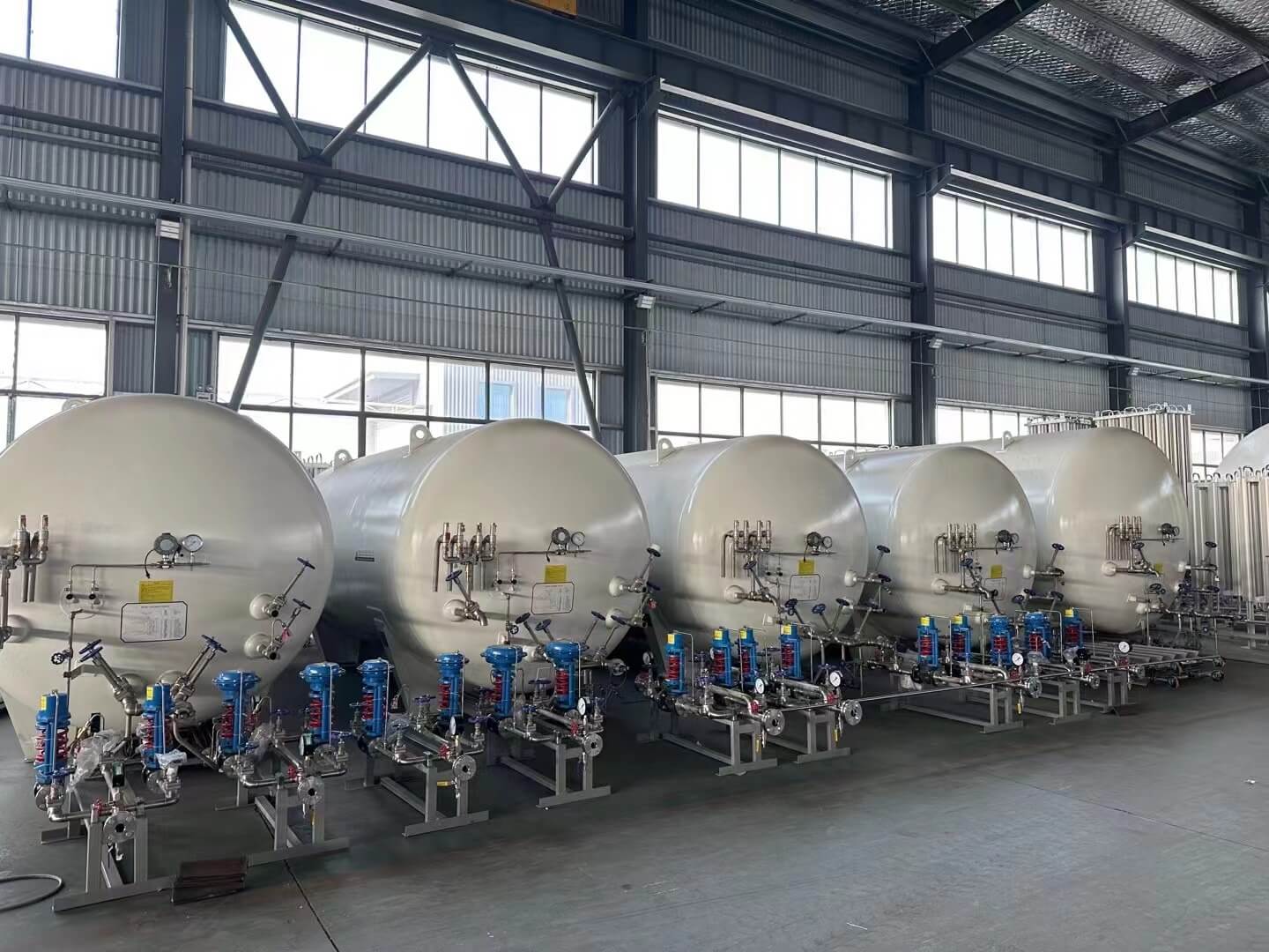 OEM cryogenic liquid storage tank
