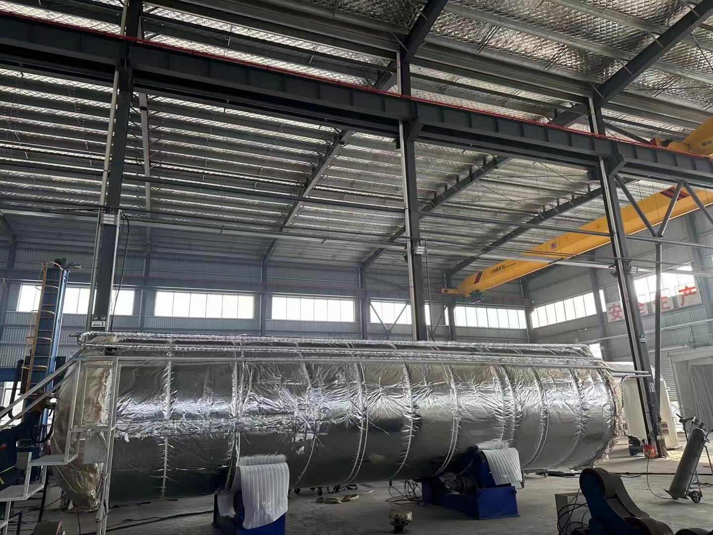 cryogenic tank